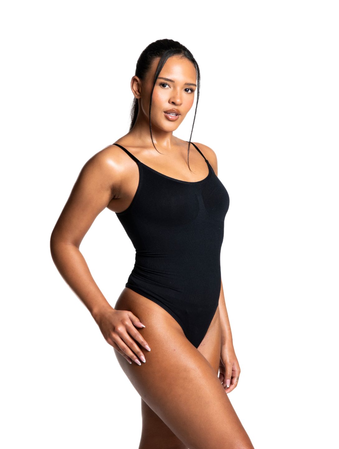 Body Modelujące Typu String z efektem „snatched"
