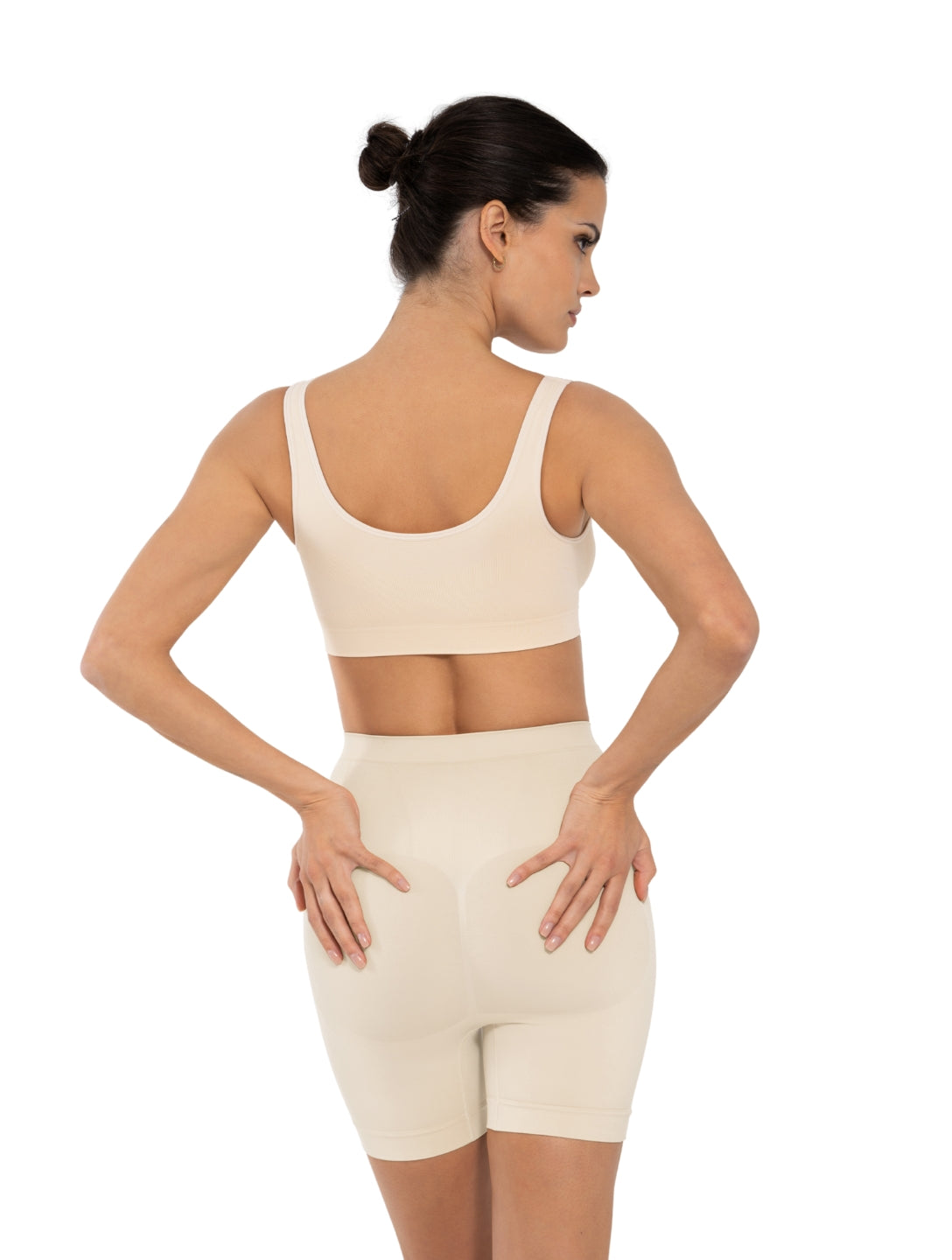 Biustonosz z szerokimi ramiączkami